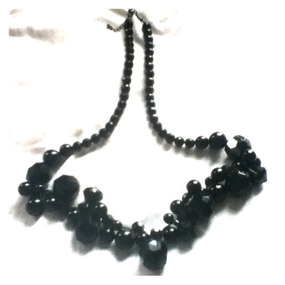 Long black necklace *NEW*
