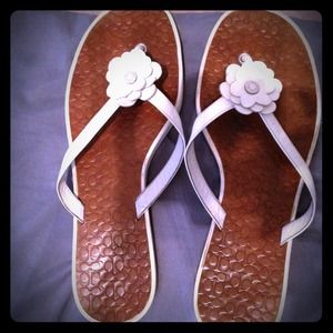 ❌❌sold!!Coach white patent flip flop❌❌