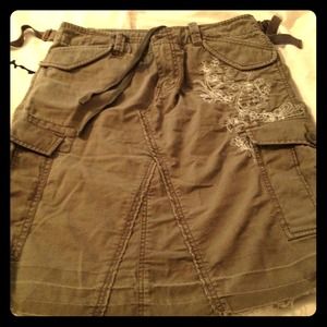 GAP Cotton cargo short skirt.