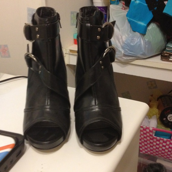 RESERVED!!!! Steve madden booties!