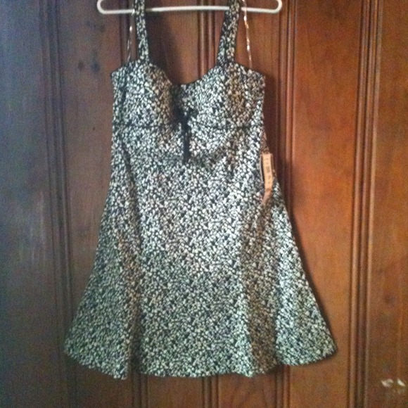 Cute black and cream design dress