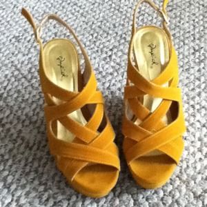 Mustard wedges