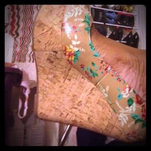 4&a half inch wedge heels