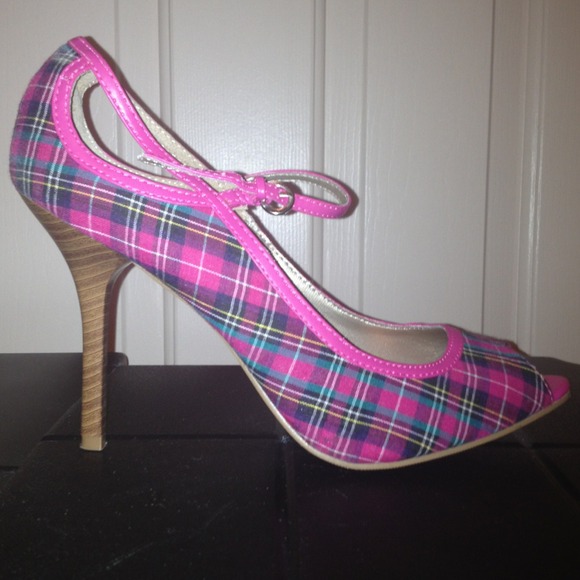 *REDUCED* Multi-colored peep toe heels