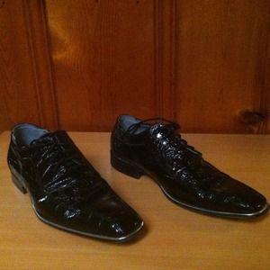 Men's dress shoes