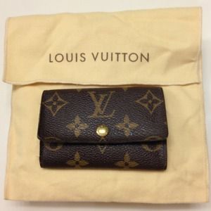 Authentic Louis Vuitton keys chain
