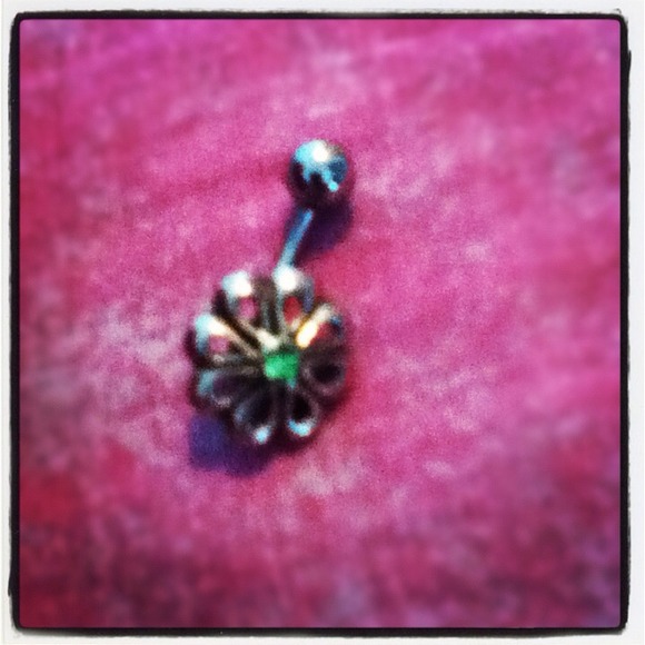 Flower belly ring
