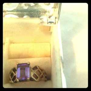 Amethyst ring, gold band