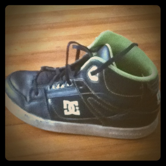 DC shoes they look bad have a bad camera