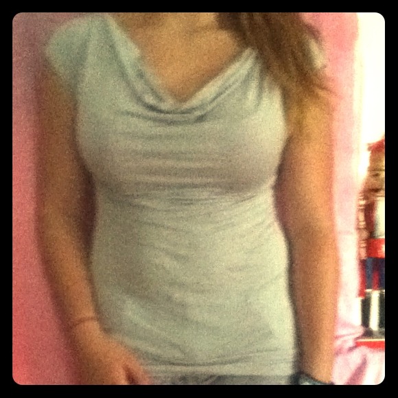 Cute top that sinks down in the front