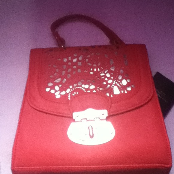 Brand new look bag with shoulder strap.