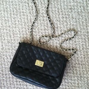 Black quilted shoulder bag