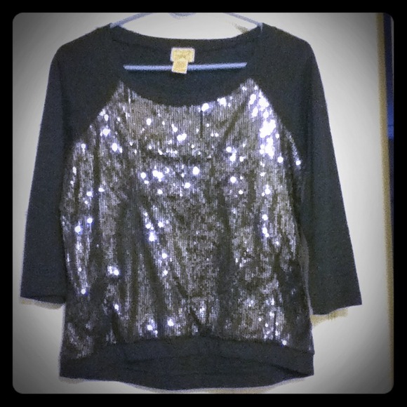 Sequence 3/4 sleeve gray & black top