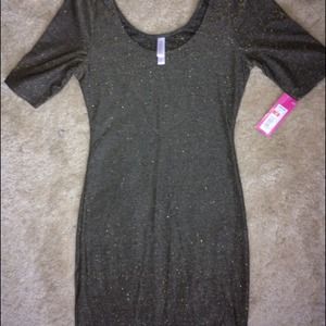 Scoopneck black gold mini