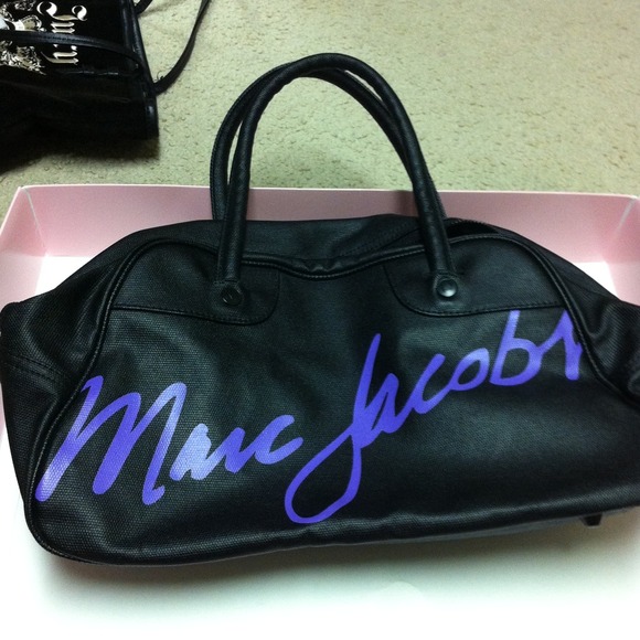 Marc Jacobs duffle bag Like new Authentic👜