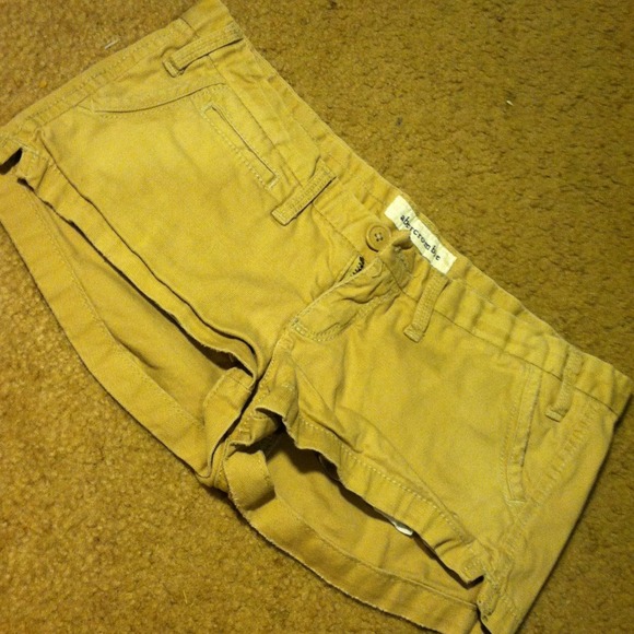 〰Abercrombie Khaki short shorts!🔚