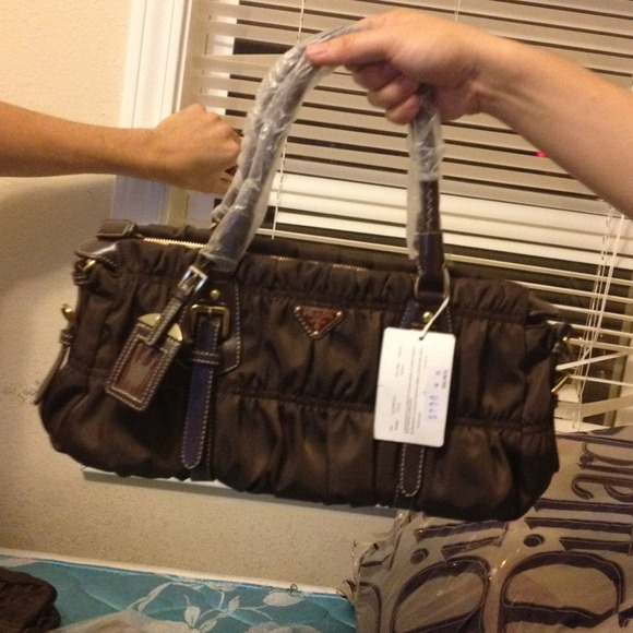 Bnwt Med size Prada bag just reduce
