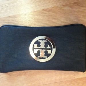 Great Black clutch no strap