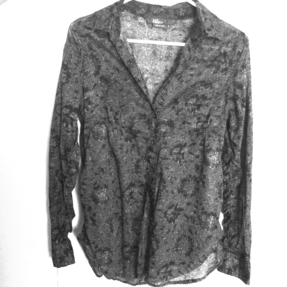 Miley Cyrus  Tops - Black with gray prints collar shirt