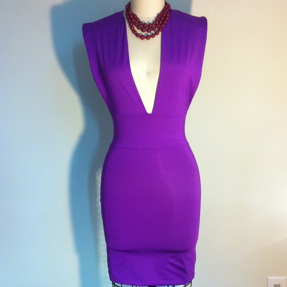 🔴Sold🔴NWT Deep V Pencil Dress