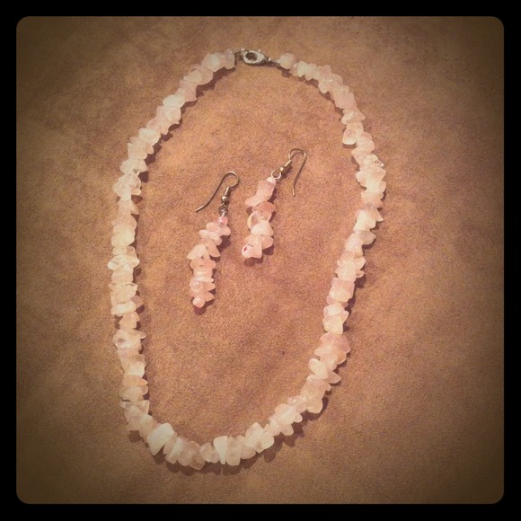 Light pink stone necklace set