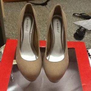 Reduced Brand new heels