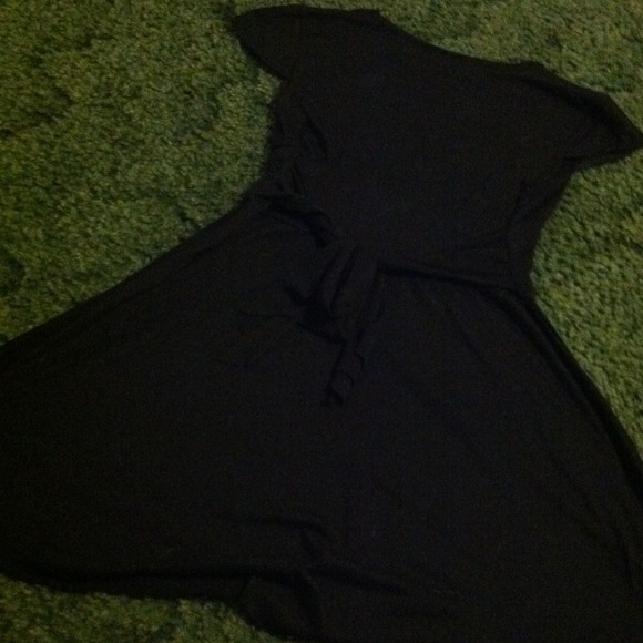 SOLD V-Neck Tunic - Picture 3 of 4