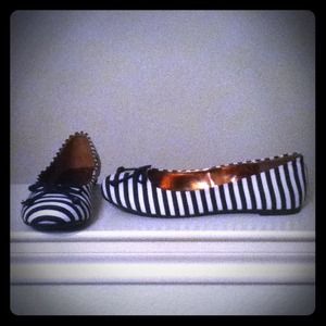 Groove Shoes - 🔒Reserved @maxray18🔒Groove Striped Flats Groove Shoes - 🔒Reserved @maxray18🔒Groove Striped Flats