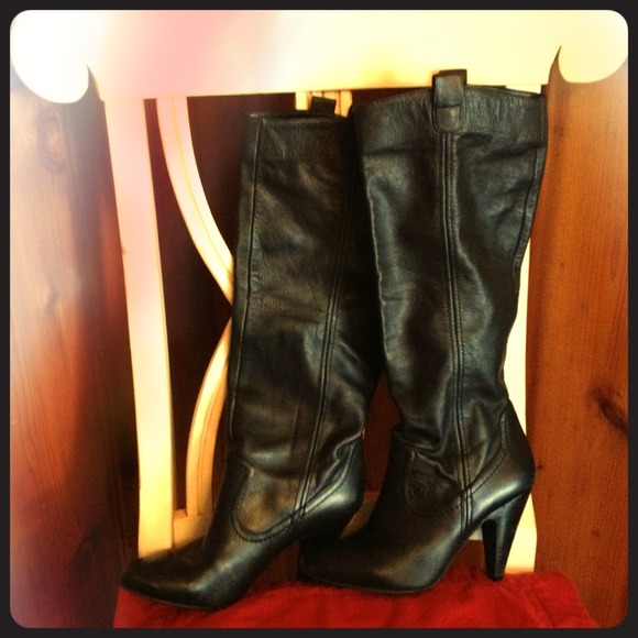 BLACK LEATHER BOOTS - knee high