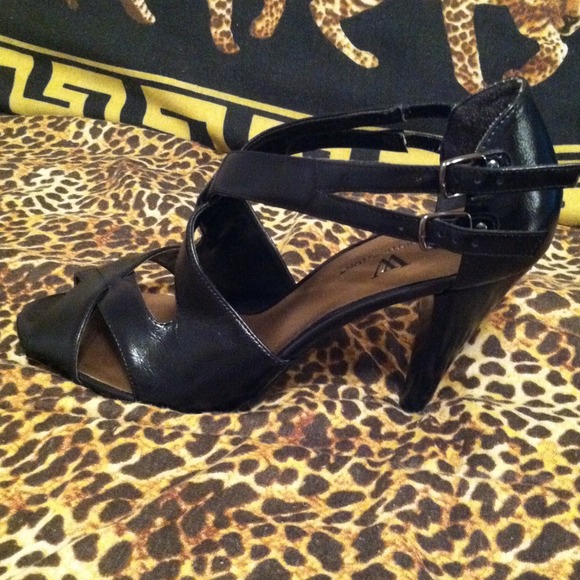 Worthington strappy heels - Picture 2 of 4