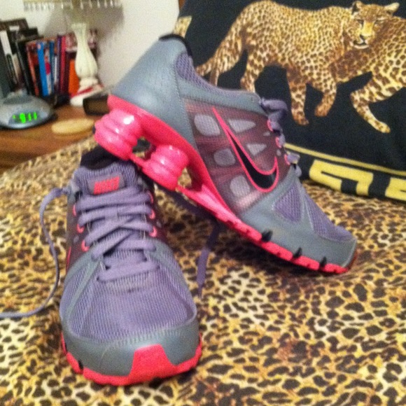 Nike shocks RESERVED - Picture 1 of 4