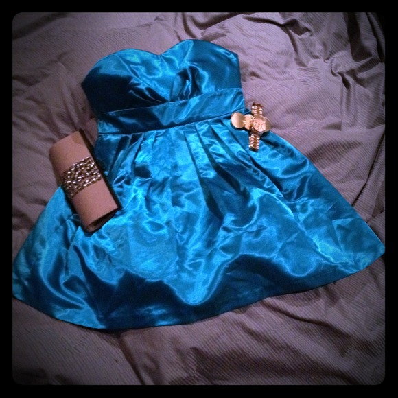**SOLD**NWT Sweetheart Teal Cocktail dress