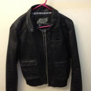 @mikkarose black leather jacket & turtle neckless