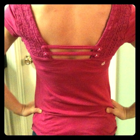 Magenta Volcom shirt