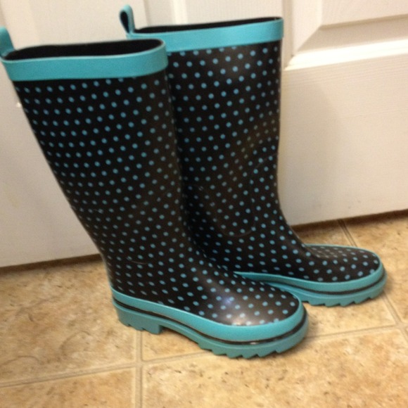 New polka dot rain boots - Picture 2 of 4