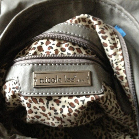 Very cute grey purse - Picture 3 of 3