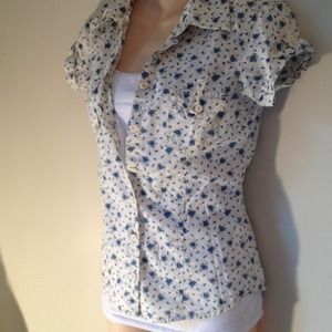 H&M button down floral blouse