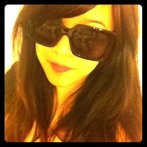 Accessories - Stylish black framed sunglasses Accessories - Stylish black framed sunglasses