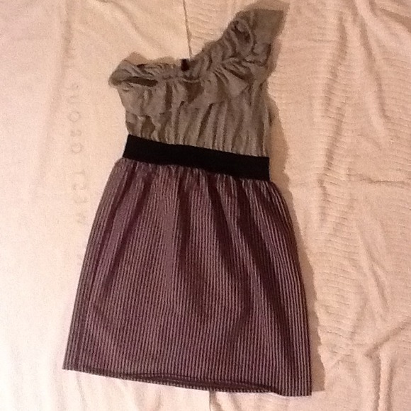 One shoulder dress