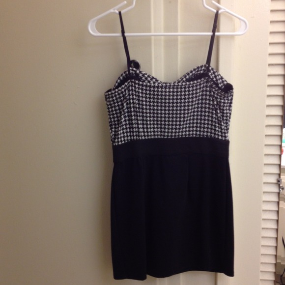 Houndstooth dress - Picture 3 of 3