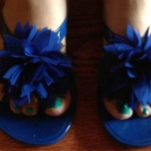 SOLD in Bundle-NEW CALVIN KLEIN SANDALS - Picture 2 of 2