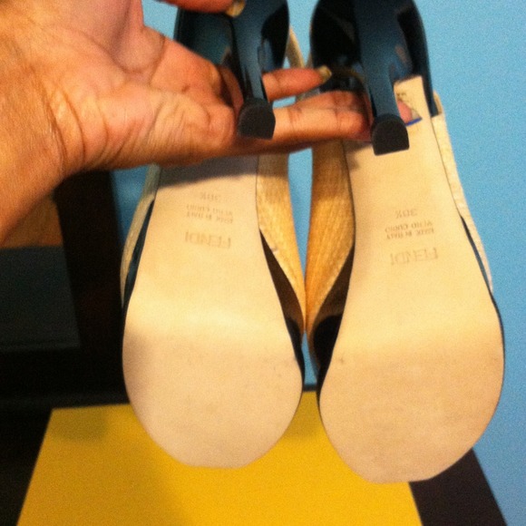 Fendi slingback pumps. - Picture 3 of 4