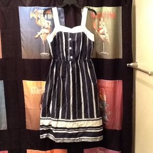 💢💢reserved for tkatrina91💢💢Fun retro dress!