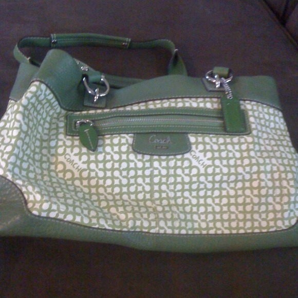 Coach purse-green - Picture 1 of 2