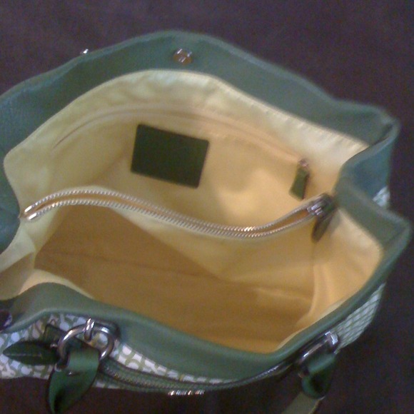Coach purse-green - Picture 2 of 2