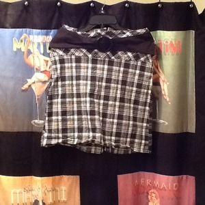 Plaid pencil skirt ✨reserved for @head✨✨ til 8/17