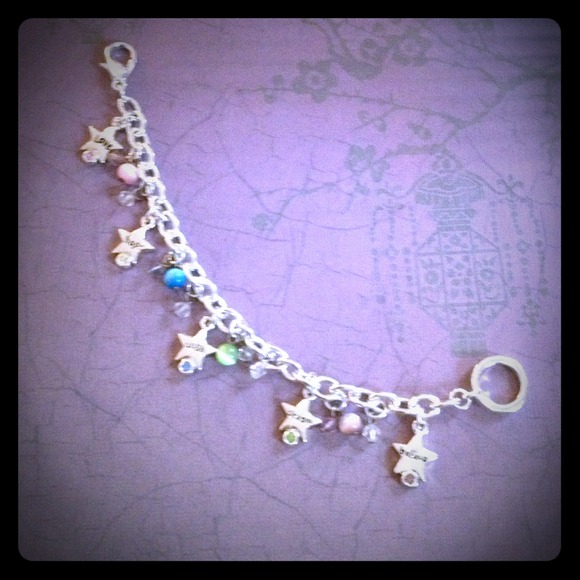 ❌💵SOLD💵❌🎁✳Reduced!✳🎁Silver tone charm bracelet
