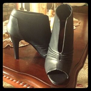 Brand shoes-Maurice's