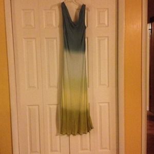 Love this dress. Beautiful colors