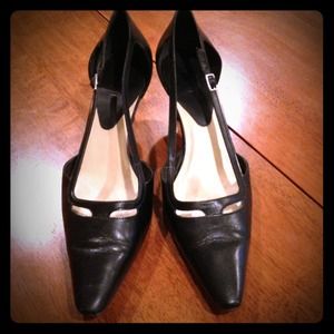 REDUCED!! Anne Taylor Loft black baby heals